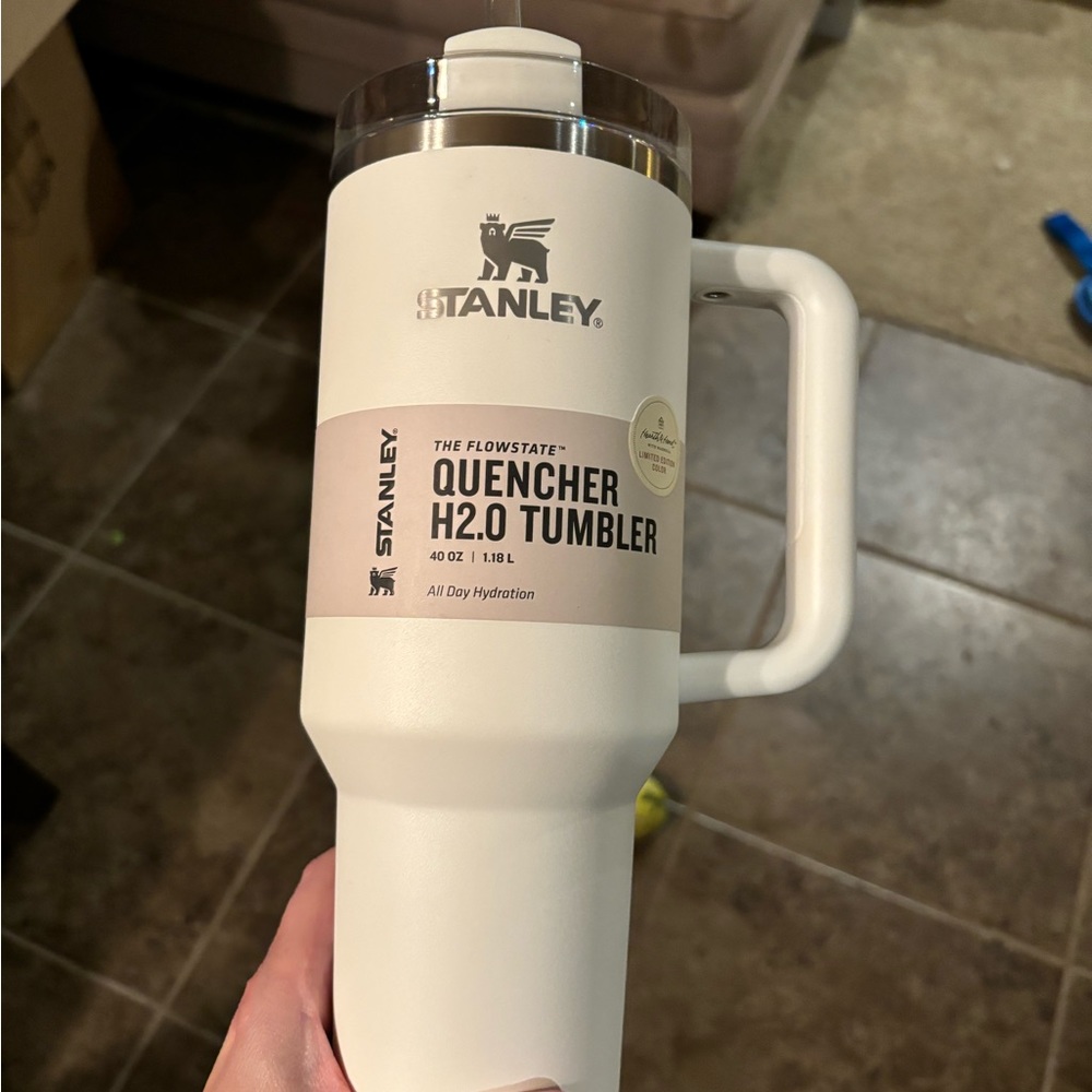 Stanley Limited Edition 40oz Hearth & Hand -Sour Cream